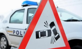 Un şofer beat a intrat cu maşin în poarta unei secţii de poliţie din Cluj