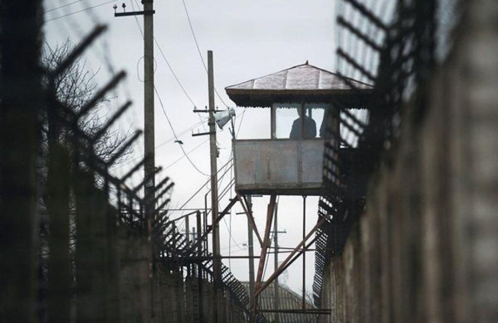 Angajaţii din penitenciare ameninţă cu greva japoneză