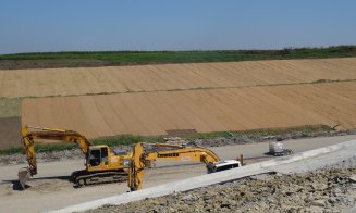 Asfalt pe un nou tronson al Autostrăzii Transilvania, în toamnă. Nu va fi însă deschisă traficului