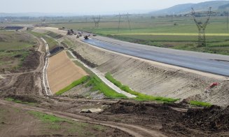 Asfalt pe un nou tronson al Autostrăzii Transilvania, în toamnă. Nu va fi însă deschisă traficului