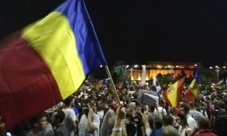 Deputatul Emanuel Ungureanu, imagini cu jandarmi călare intrând printre protestatari: "Se putea întâmpla o catastrofă"