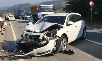 Accident grav pe un drum din Cluj. Implicate două maşini şi un TIR