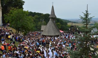 Zeci de mii de pelerini, aşteptaţi la Icoana făcătoare de minuni de la Mănăstirea Nicula