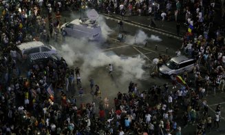 Scandal uriaş după proteste: Sute de oameni acuză probleme de sănătate, însă jandarmii refuză să spună ce gaze au folosit