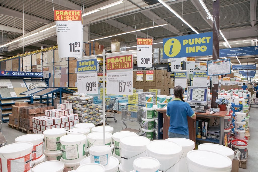 Moarte de om la Praktiker. Clujenii s-au călcat pe picioare să prindă produse cu reduceri