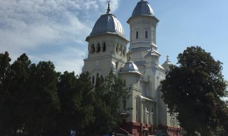 Jurnalistă din Franţa, în vizită la Cluj: "de ce construiesc românii atâtea biserici fastuoase, dar au spitale vechi"