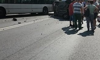 Maşină răsturnată în centrul Clujului
