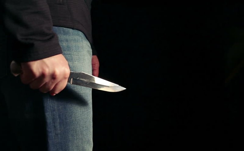 Tentativă de omor într-o benzinărie din Cluj. Un tânăr a fost înjunghiat