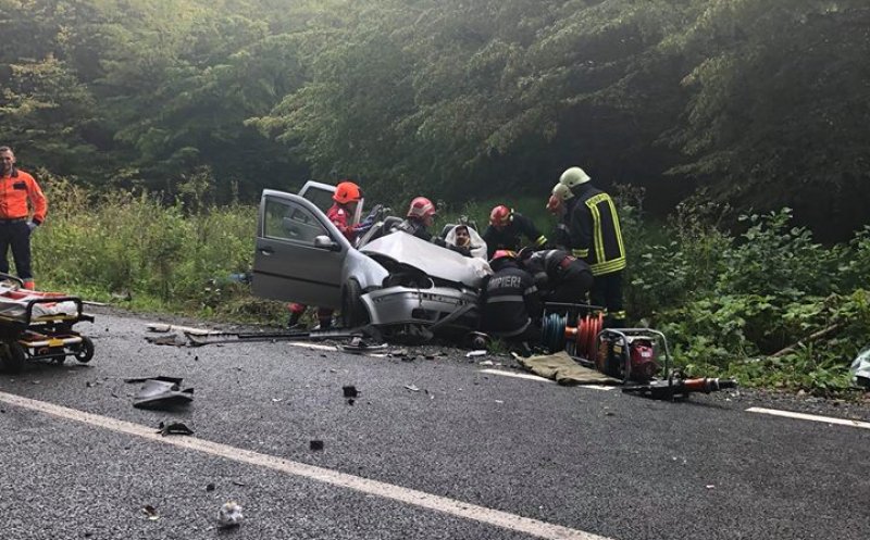 Accident grav pe drumul Sfântul Ioan. Mai multe persoane au ajuns la spital, între care doi bebeluşi