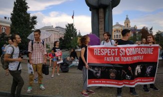 Marş al veganilor la Cluj-Napoca: „Foaie verde de şofran, ce bine-i să fii vegan”