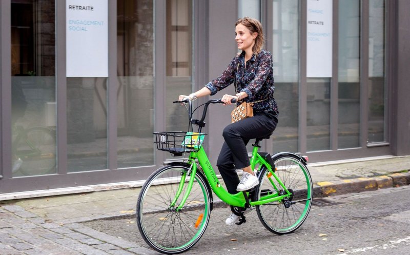 Un oraş din judeţul Cluj, model pentru România la transportul alternativ: carpooling şi card comun pentru bicicletă şi autobuz