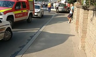 A intrat cu maşina într-un stâlp pe Oaşului. Martorii spun că şoferul era băut