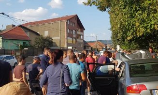 A intrat cu maşina într-un stâlp pe Oaşului. Martorii spun că şoferul era băut