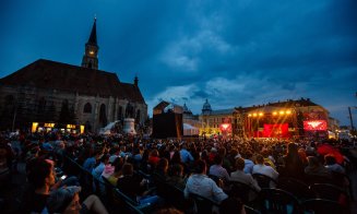 Sute de clujeni au înfruntat vremea mohorâtă pentru Turandot