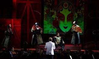Sute de clujeni au înfruntat vremea mohorâtă pentru Turandot