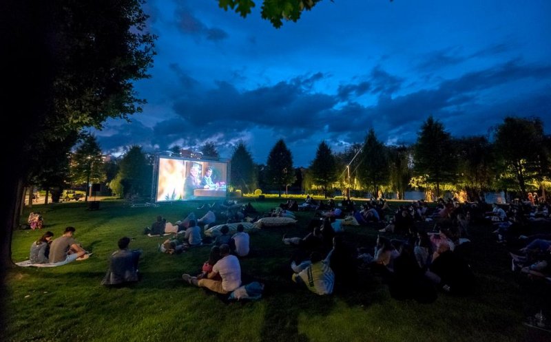 Nopţile cu cinema în aer liber revin în Iulius Parc.  „Stockholm" și  „România neîmblânzită", în acest weekend, la Movie Nights