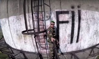 Marius, originar din Cluj, supranumit ”Spiderman din România", a vrut să o ceară pe iubita sa de soţie într-un mod inedit