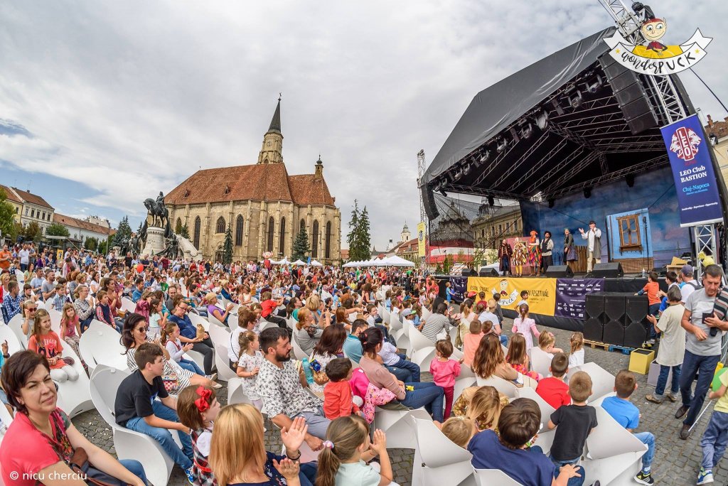 Teatru de păpuşi în centrul Clujului şi la Castelul Banffy