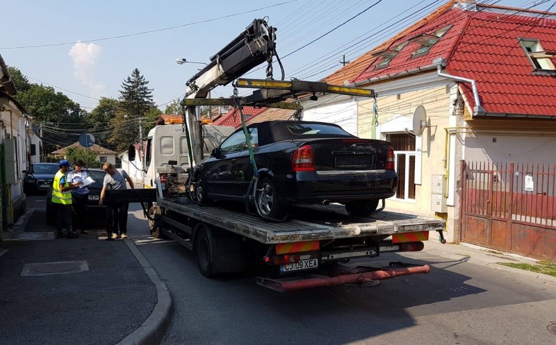 100 mașini abandonate, ridicate la Cluj. Unde poţi sesiza astfel de cazuri