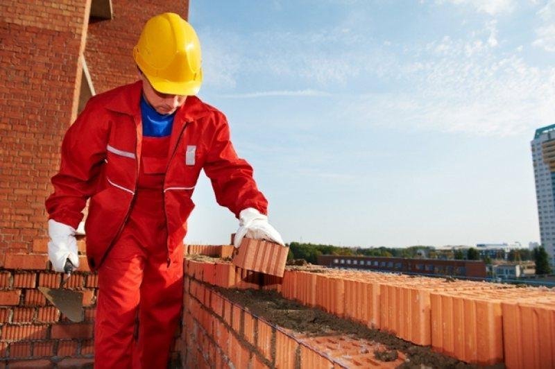 Trend în 2018: Construcțiile rezidențiale, pe creștere, dar locuințele "intră la apă"