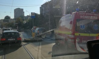 Femeie spulberată pe trecere de pietoni din Cluj. Martor: "A zburat câțiva metri"