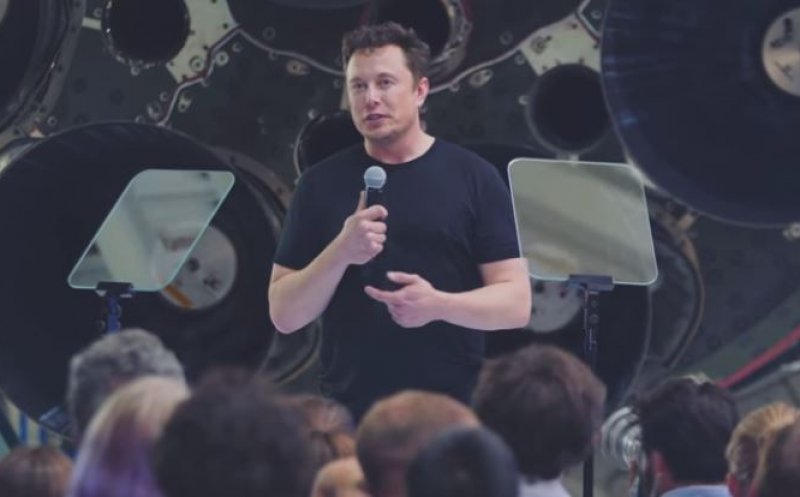 Musk a dezvăluit numele turistului care va face prima călătorie în jurul Lunii