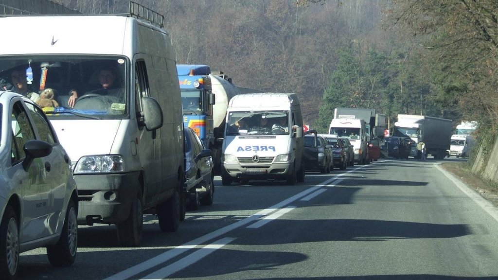 Transportatorii intră în grevă! Cer demisia ministrului Şova