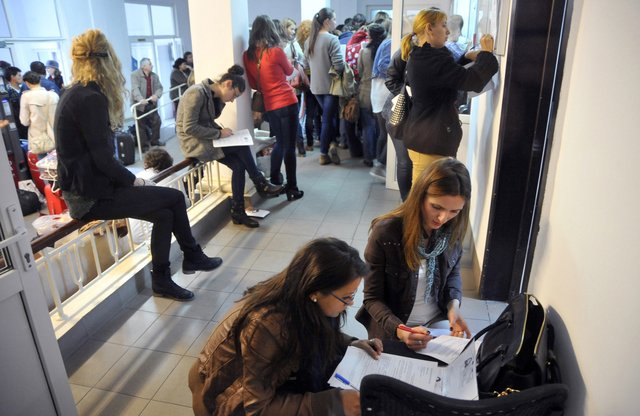 Vin studenții. Cât costă căminul, la ce nebunie de prețuri au ajuns chiriile