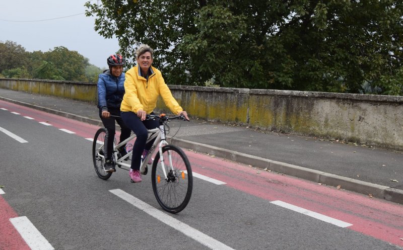 Peste 30 de persoane cu deficienţe de vedere vor pedala în Campionatul Naţional de Ciclism în Tandem, la Cluj