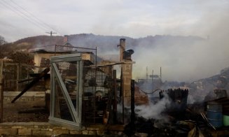 Incendiu la un depozit de fând, extins la 4 case dintr-un sat clujean