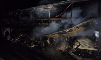 Patru case şi un autocar, făcute scrum la Cluj! Incendiile provocate de defecțiuni la instalațiile electrice