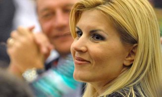 Dezvăluiri despre relaţia dintre Traian Băsescu şi Elena Udrea. „Ea, îmbrăcată în roşu, cu o fustă mini provocatoare…”