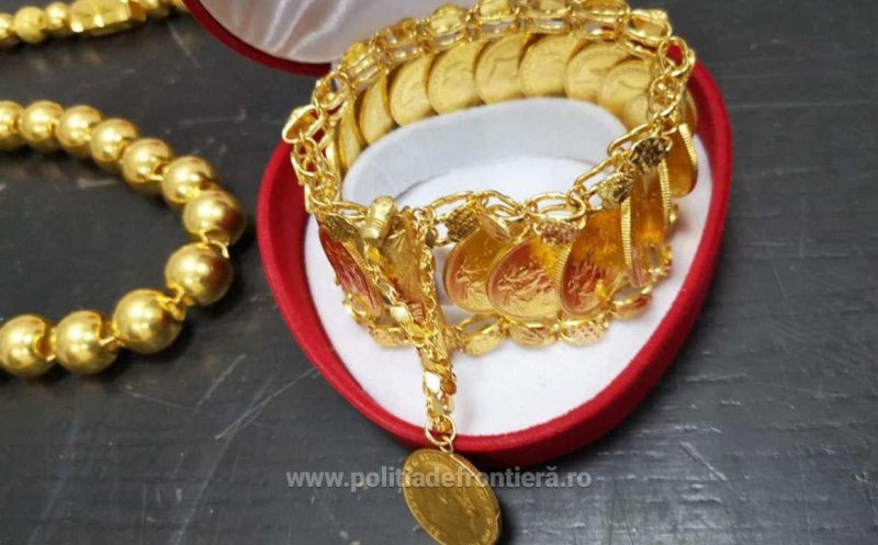 Bijuterii din aur, descoperite în bagajul unui copil, pe aeroportul din Cluj. Erau 3 kilograme