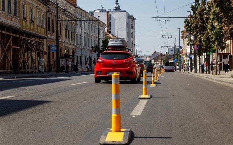 Nicio şansă (încă) pentru transportul alternativ. TEST - Maşina personală rămâne cel mai rapid mod de deplasare în Cluj