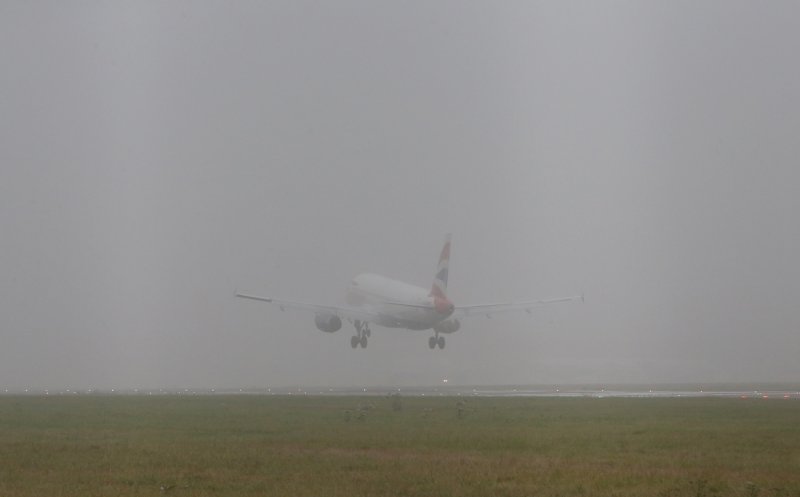 Ceață pe aeroport. Un zbor vine cu o întârziere de 17 ore!