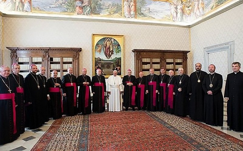 Prelații catolici către Papa Francisc: ‘’Sanctitatea Voastră, vă așteptăm cu bucurie în România’’