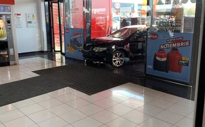 Un tânăr a înjunghiat un bărbat, apoi a intrat cu maşina în pietoni, la Brăila