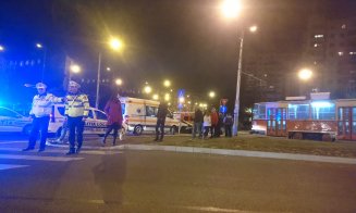 Accident la Calvaria. Pasageri răniți după ce un taxi a tăiat calea unui tramvai