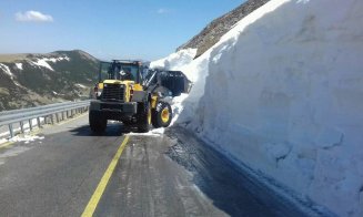 Transalpina, blocată de căderile de zăpadă. Vezi DRUMURILE ÎNCHISE din România