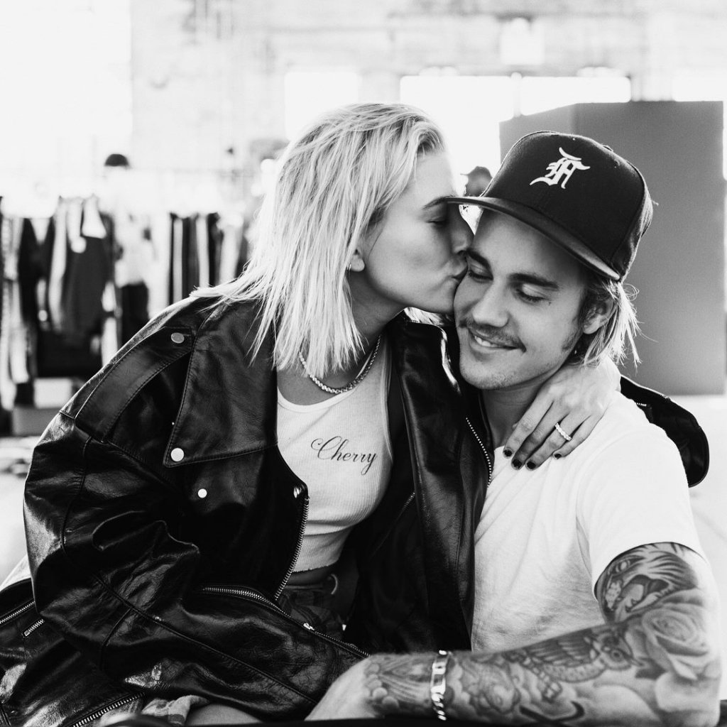 Justin Bieber şi Hailey Baldwin au anunțat pe Instagram că s-au căsătorit