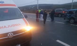 Cinste lor!  Un echipaj medical din Cluj, după o lungă misiune, s-a oprit să acorde ajutor răniţilor din două accidente