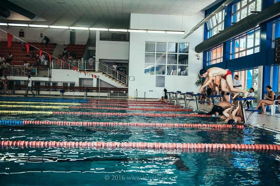 Fluier de start la Swimathon 2018. Donează pentru 10 cauze nobile