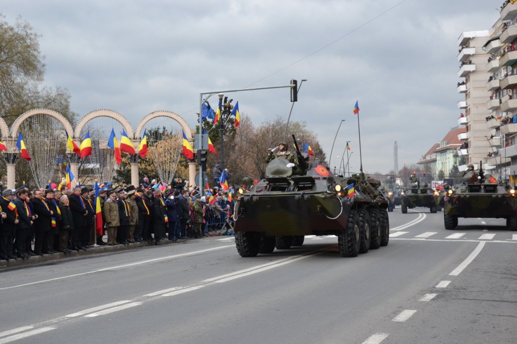 ROMÂNIA 100 | Armata duce la Alba Iulia 1.600 de militari şi 23 de aeronave, de 1 Decembrie