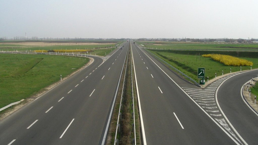 Klaus Iohannis va promulga legea privind realizarea Autostrăzii Iaşi-Târgu Mureş