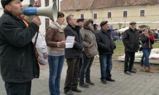 CENTENAR. Dăncilă şi delegaţia Guvernului, primiţi cu huiduieli la Alba Iulia