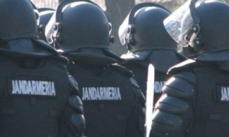 CENTENAR. Huiduieli la parada de la Alba Iulia. Ultraşii anunţă că vor boicota Jandarmeria