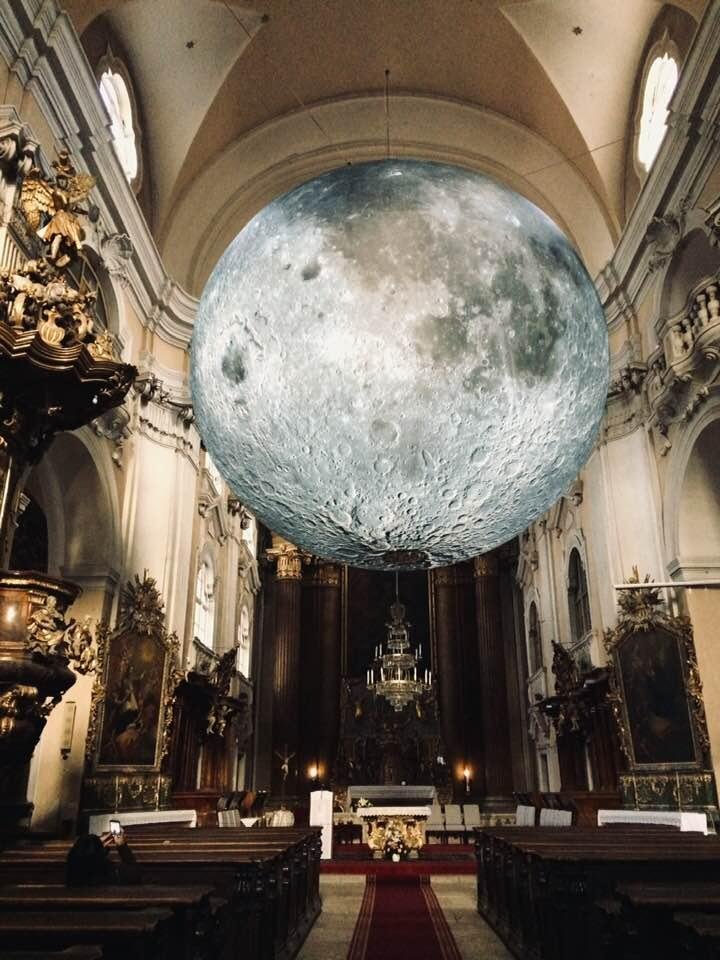 Luna "s-a închis" în Biserica Piariştilor. Când se redeschide cea mai fotografiată atracţie a Clujului
