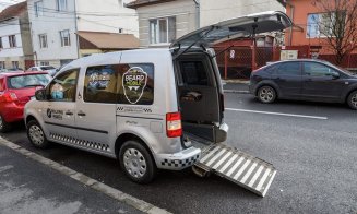 “The Beard Mobile”. Taxiul care plimbă gratuit persoanele cu dizabilități primeşte bani de la Pimăria Cluj