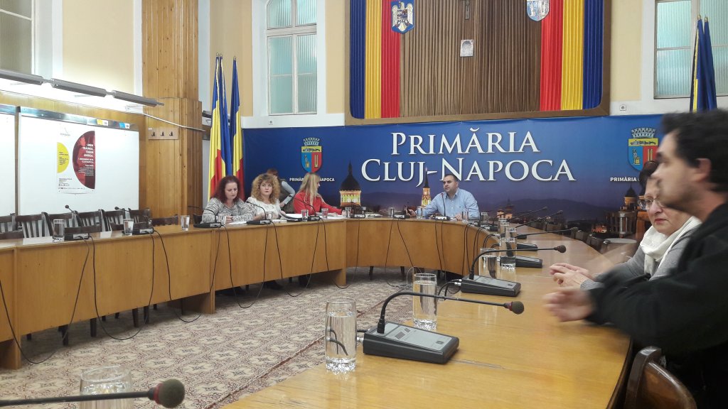 Traficul ne doare şi nu prea! Doar 6 cetăţeni la dezbaterea privind scumpirea parcărilor în Cluj