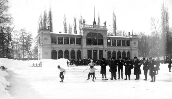 Iarna în Clujul de altădată. Baluri şi competiţii de patinaj în Grădina Miko şi pe lacul Chios. Şi bucuria picilor din spatele Bisericii Reformate-Calvine